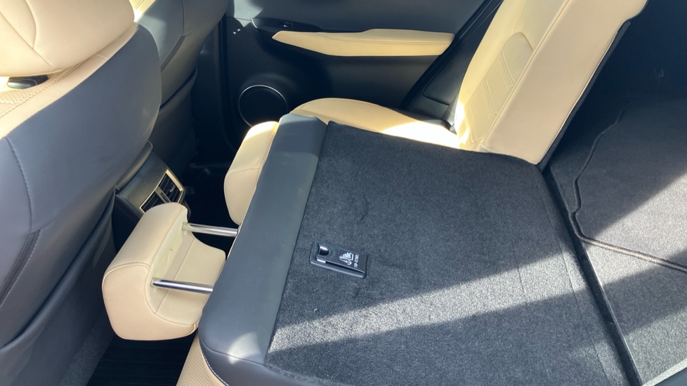 Lexus NX 300h 2.5 Takumi 5dr CVT [Pan roof] Hybrid Estate - Image 18