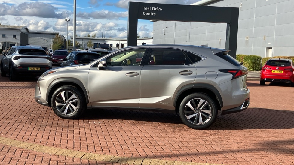 Lexus NX 300h 2.5 Takumi 5dr CVT [Pan roof] Hybrid Estate - Image 24