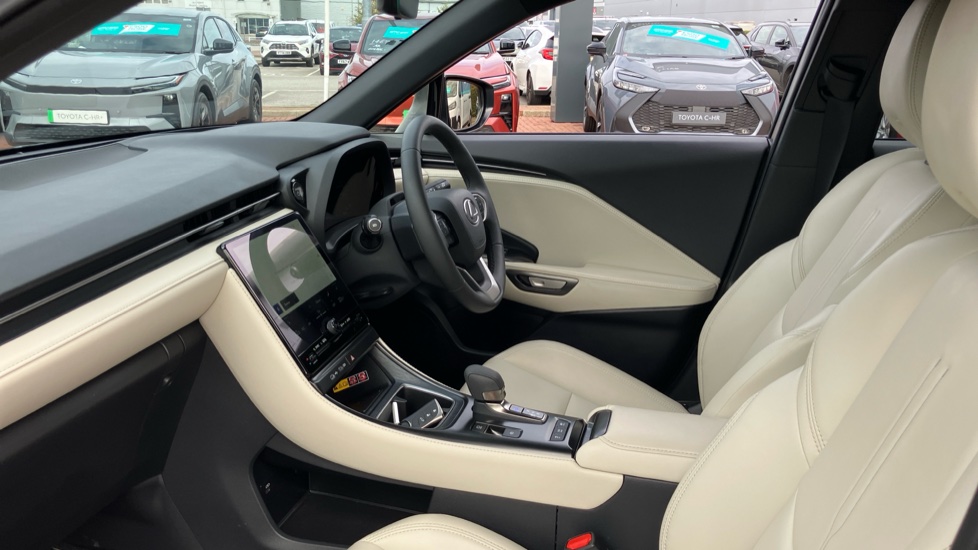 Lexus LBX 1.5 Premium Plus 5dr E-CVT Hybrid Hatchback - Image 5