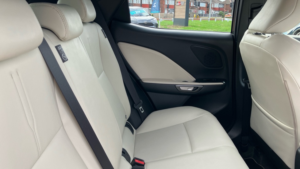 Lexus LBX 1.5 Premium Plus 5dr E-CVT Hybrid Hatchback - Image 8