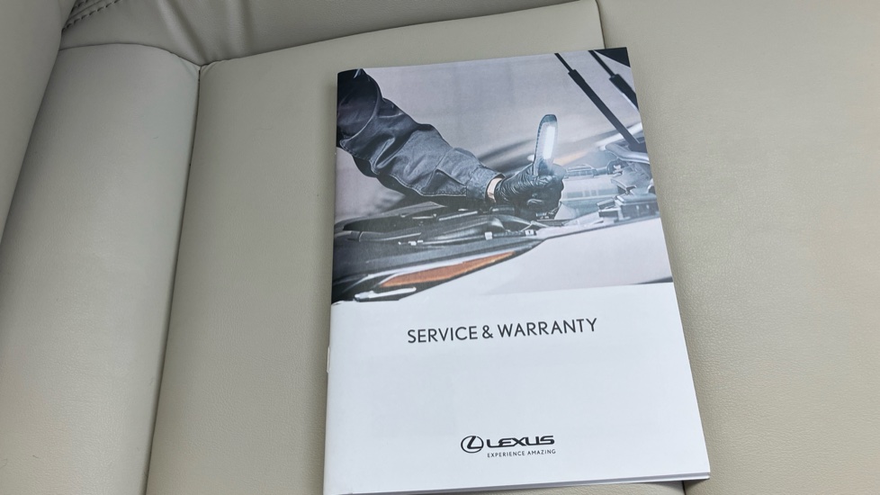 Lexus LBX 1.5 Premium Plus 5dr E-CVT Hybrid Hatchback - Image 27