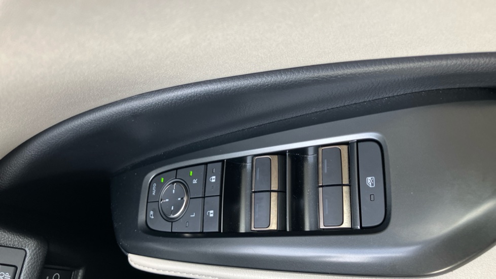 Lexus LBX 1.5 Premium Plus 5dr E-CVT Hybrid Hatchback - Image 30