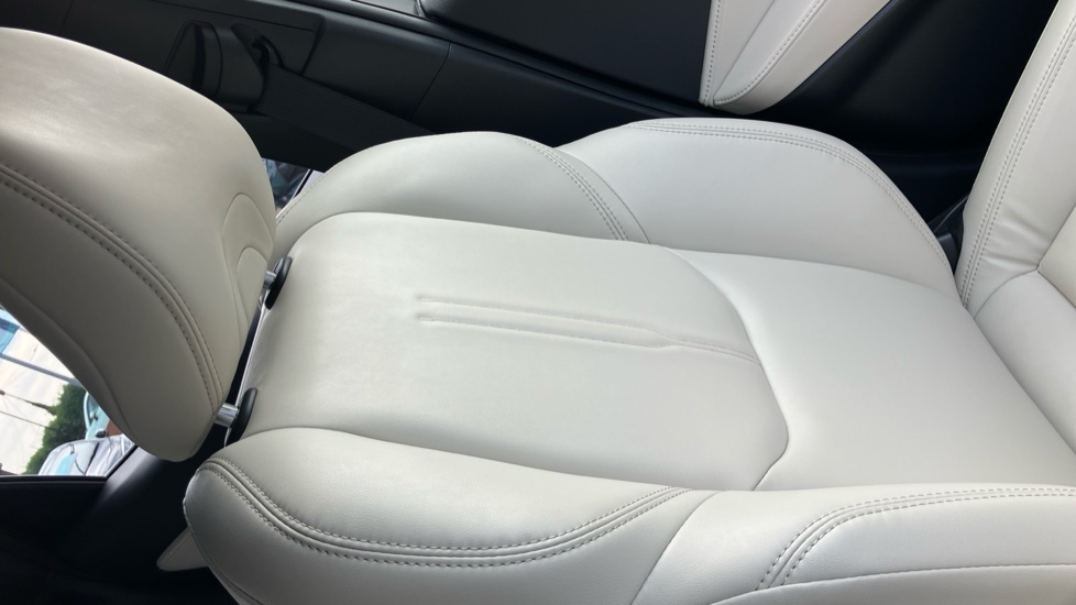 Lexus LBX 1.5 Premium Plus 5dr E-CVT Hybrid Hatchback - Image 61