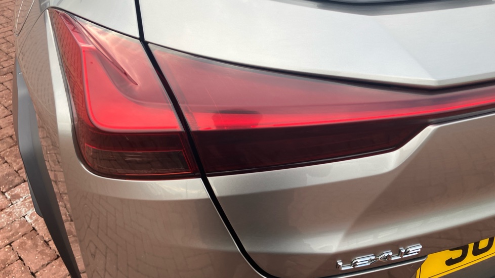 Lexus UX 250h 2.0 F-Sport 5dr CVT [Nav] Hybrid Hatchback - Image 21