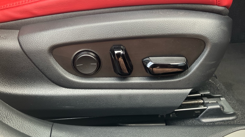 Lexus UX 250h 2.0 F-Sport 5dr CVT [Nav] Hybrid Hatchback - Image 29