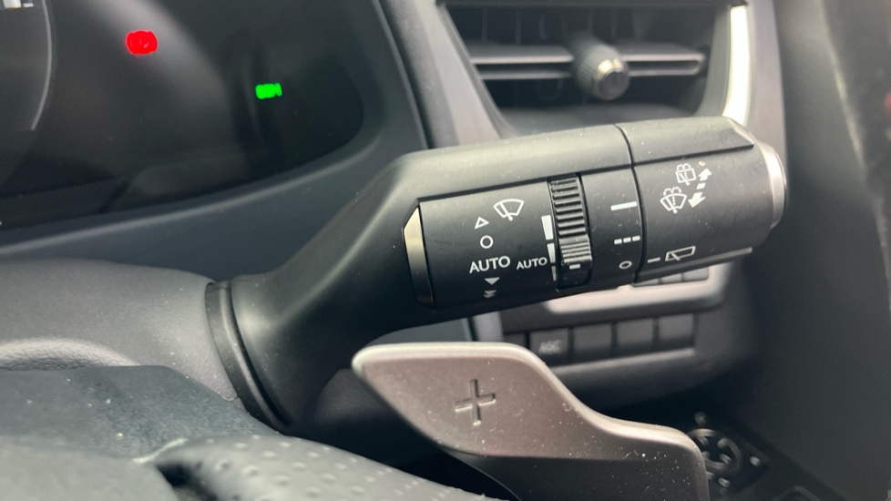 Lexus UX 250h 2.0 F-Sport 5dr CVT [Nav] Hybrid Hatchback - Image 33