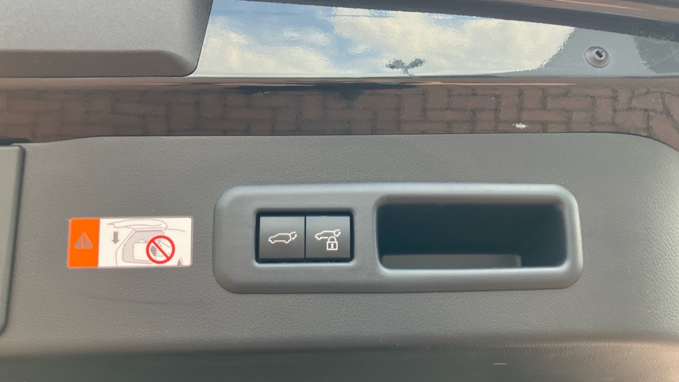 Lexus LBX 1.5 Premium Plus 5dr E-CVT Hybrid Hatchback - Image 56
