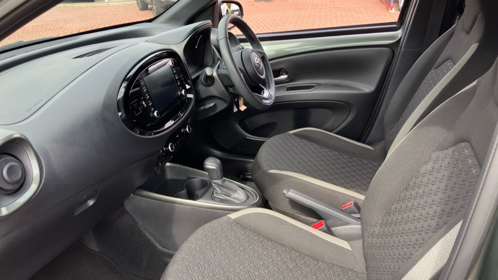 Toyota Aygo X 1.0 VVT-i Edge 5dr Auto Petrol Hatchback - Image 5