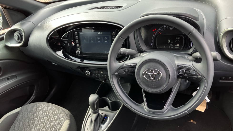 Toyota Aygo X 1.0 VVT-i Edge 5dr Auto Petrol Hatchback - Image 6