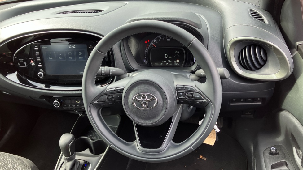Toyota Aygo X 1.0 VVT-i Edge 5dr Auto Petrol Hatchback - Image 7
