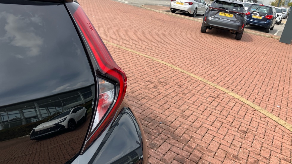Toyota Aygo X 1.0 VVT-i Edge 5dr Auto Petrol Hatchback - Image 21