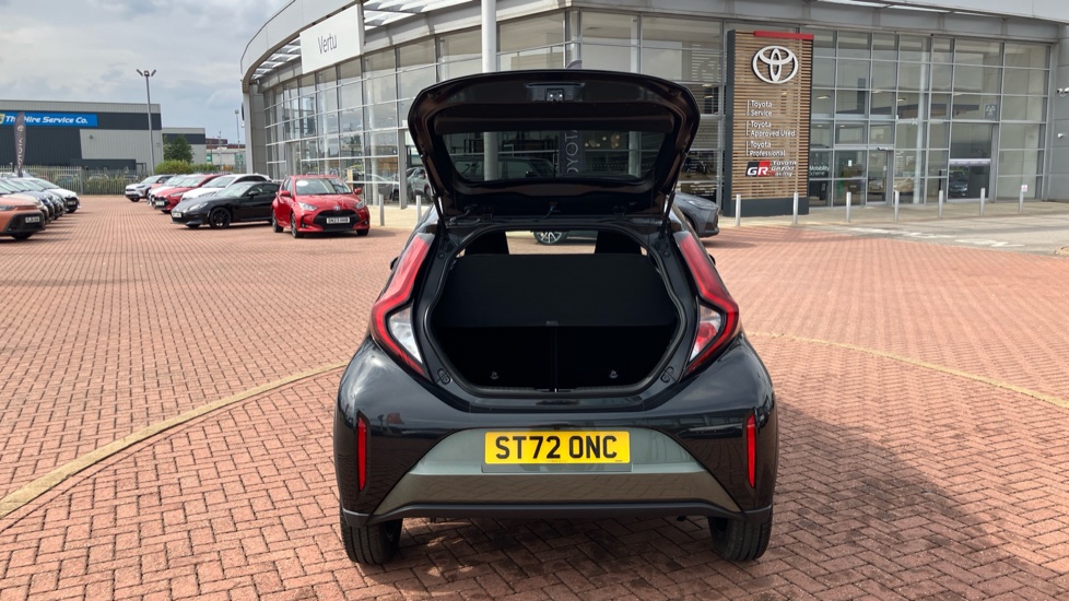 Toyota Aygo X 1.0 VVT-i Edge 5dr Auto Petrol Hatchback - Image 52