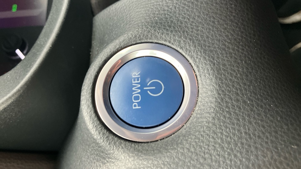 Toyota Yaris Cross 1.5 Hybrid Excel 5dr CVT Hybrid Estate - Image 16