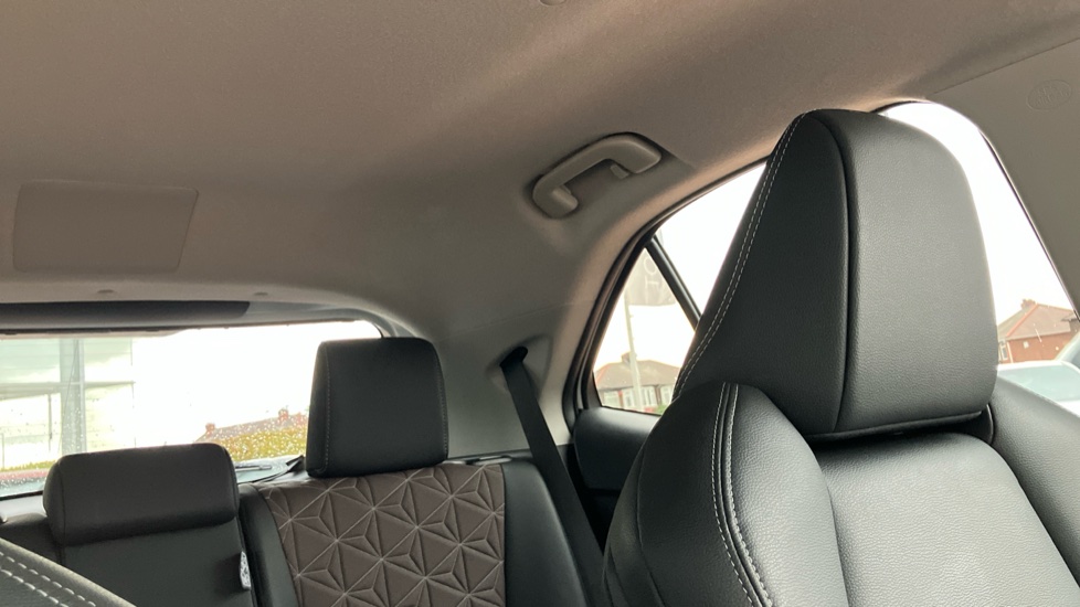 Toyota Yaris Cross 1.5 Hybrid Excel 5dr CVT Hybrid Estate - Image 19
