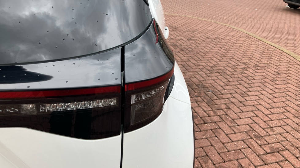 Toyota Yaris Cross 1.5 Hybrid Excel 5dr CVT Hybrid Estate - Image 21