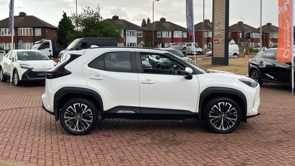 Toyota Yaris Cross 1.5 Hybrid Excel 5dr CVT Hybrid Estate - Image 23