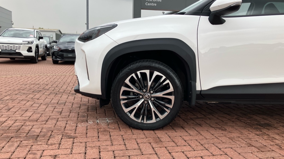 Toyota Yaris Cross 1.5 Hybrid Excel 5dr CVT Hybrid Estate - Image 25