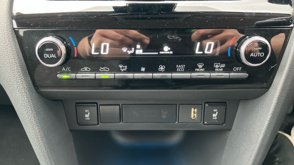 Toyota Yaris Cross 1.5 Hybrid Excel 5dr CVT Hybrid Estate - Image 33