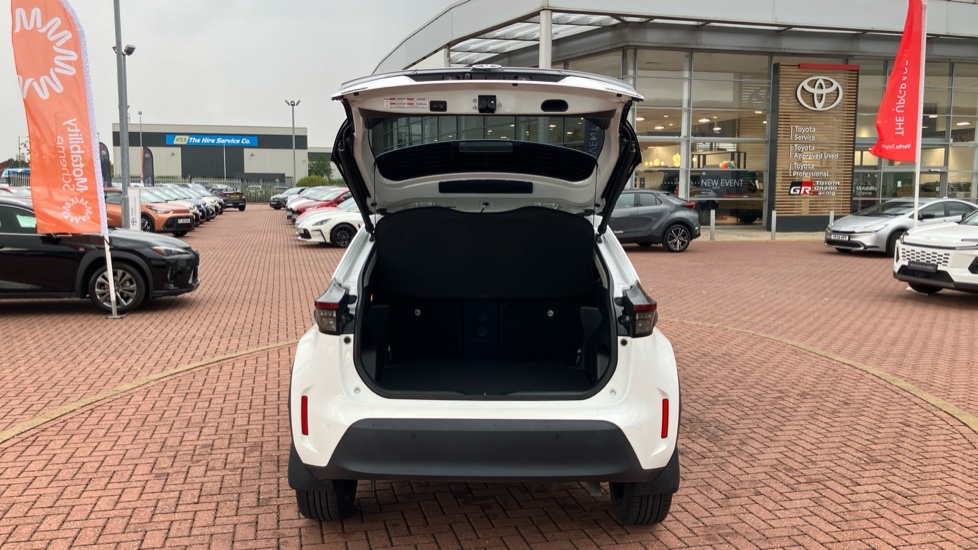 Toyota Yaris Cross 1.5 Hybrid Excel 5dr CVT Hybrid Estate - Image 51