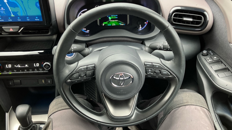 Toyota Yaris Cross 1.5 Hybrid Excel 5dr CVT Hybrid Estate - Image 54