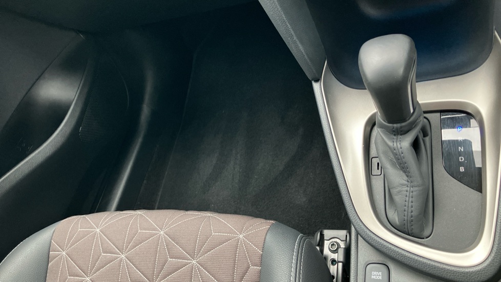 Toyota Yaris Cross 1.5 Hybrid Excel 5dr CVT Hybrid Estate - Image 56
