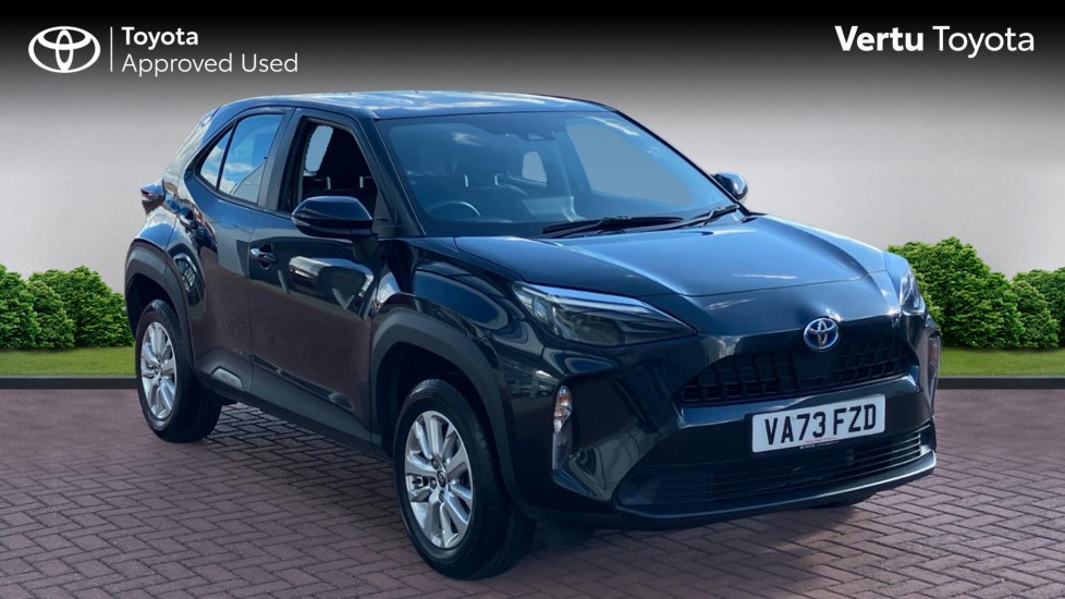 Toyota Yaris Cross 1.5 Hybrid Icon 5dr CVT Hybrid Estate - Image 1