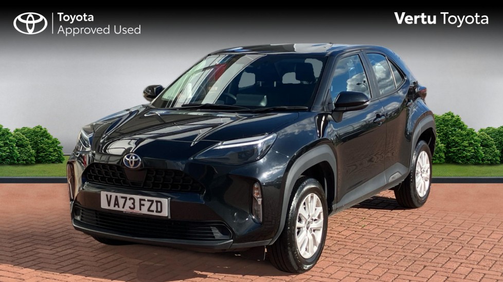 Toyota Yaris Cross 1.5 Hybrid Icon 5dr CVT Hybrid Estate - Image 3