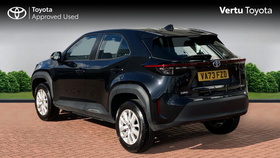 Toyota Yaris Cross 1.5 Hybrid Icon 5dr CVT Hybrid Estate - Image 4
