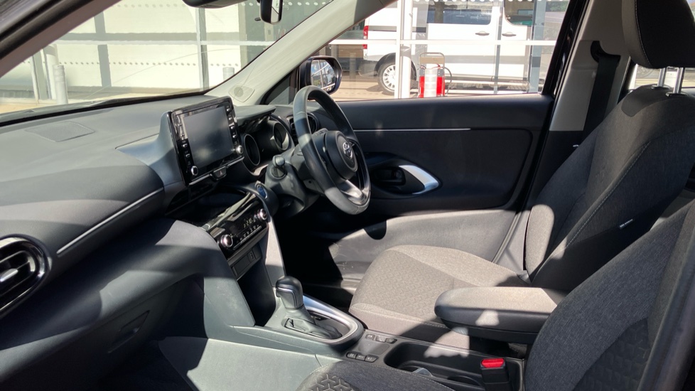 Toyota Yaris Cross 1.5 Hybrid Icon 5dr CVT Hybrid Estate - Image 5