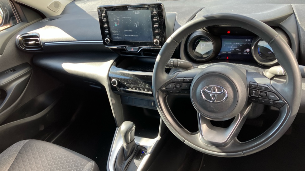 Toyota Yaris Cross 1.5 Hybrid Icon 5dr CVT Hybrid Estate - Image 6