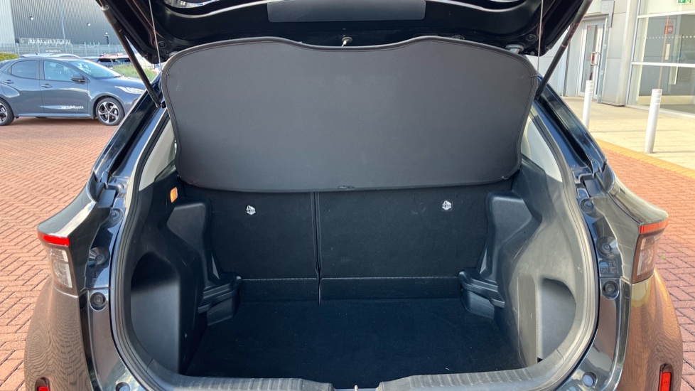 Toyota Yaris Cross 1.5 Hybrid Icon 5dr CVT Hybrid Estate - Image 13