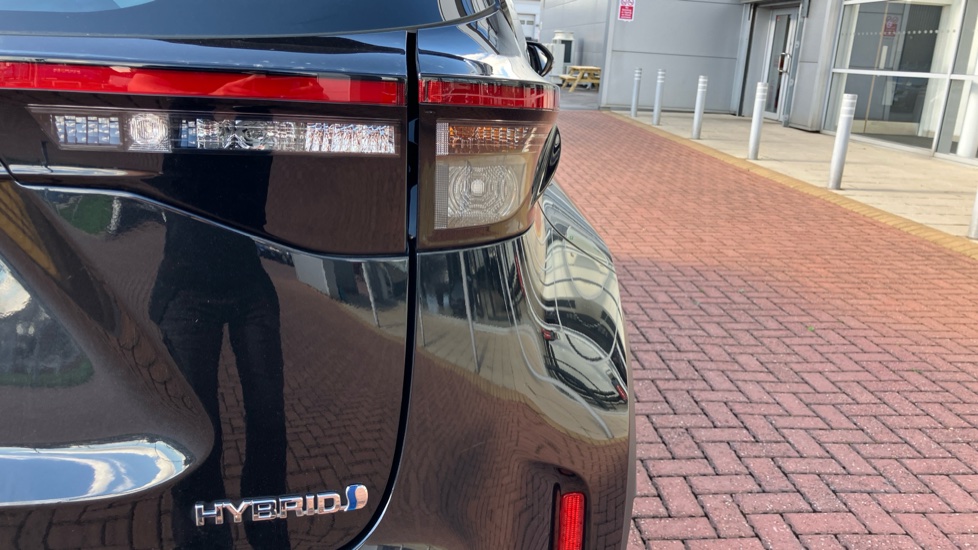 Toyota Yaris Cross 1.5 Hybrid Icon 5dr CVT Hybrid Estate - Image 21
