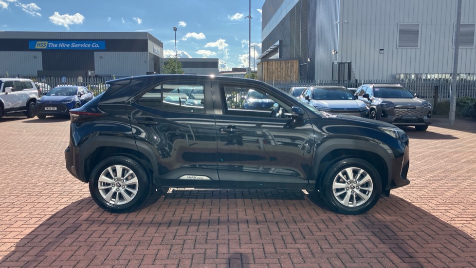 Toyota Yaris Cross 1.5 Hybrid Icon 5dr CVT Hybrid Estate - Image 23