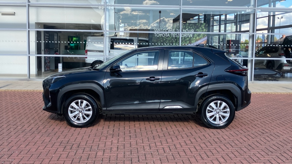 Toyota Yaris Cross 1.5 Hybrid Icon 5dr CVT Hybrid Estate - Image 24