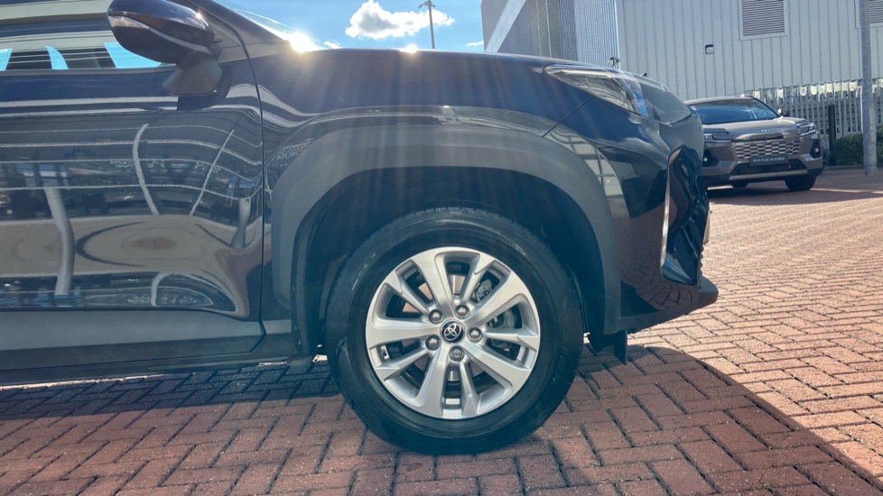 Toyota Yaris Cross 1.5 Hybrid Icon 5dr CVT Hybrid Estate - Image 25