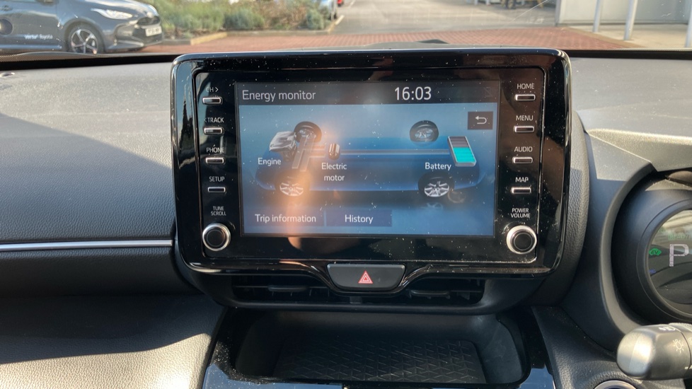 Toyota Yaris Cross 1.5 Hybrid Icon 5dr CVT Hybrid Estate - Image 39
