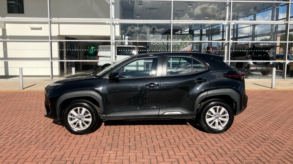 Toyota Yaris Cross 1.5 Hybrid Icon 5dr CVT Hybrid Estate - Image 45