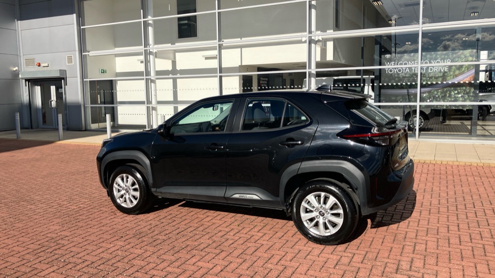 Toyota Yaris Cross 1.5 Hybrid Icon 5dr CVT Hybrid Estate - Image 46