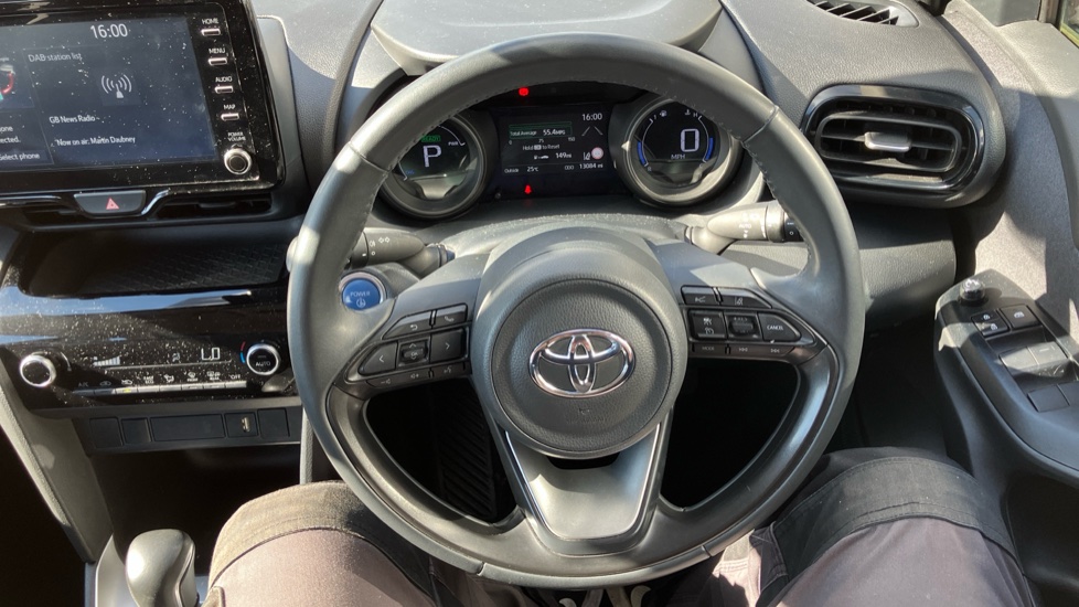 Toyota Yaris Cross 1.5 Hybrid Icon 5dr CVT Hybrid Estate - Image 58