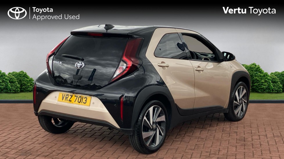Toyota Aygo X 1.0 VVT-i Edge 5dr Auto Petrol Hatchback - Image 2