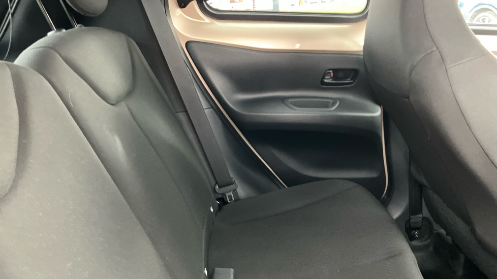 Toyota Aygo X 1.0 VVT-i Edge 5dr Auto Petrol Hatchback - Image 8