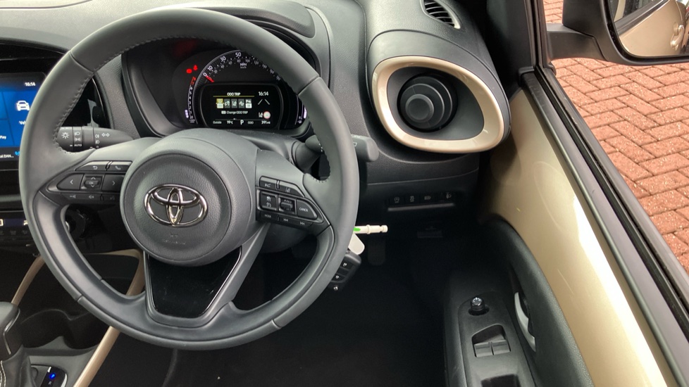 Toyota Aygo X 1.0 VVT-i Edge 5dr Auto Petrol Hatchback - Image 10