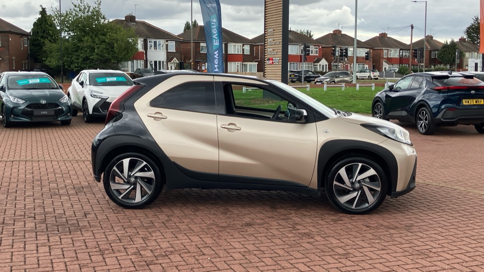 Toyota Aygo X 1.0 VVT-i Edge 5dr Auto Petrol Hatchback - Image 23