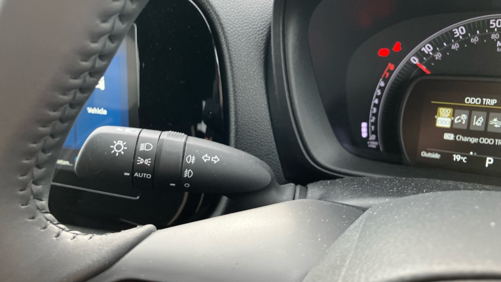 Toyota Aygo X 1.0 VVT-i Edge 5dr Auto Petrol Hatchback - Image 31