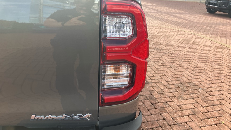 Toyota Hilux Diesel Invincible X D/Cab Pick Up 2.8 D 48V Auto - Image 21