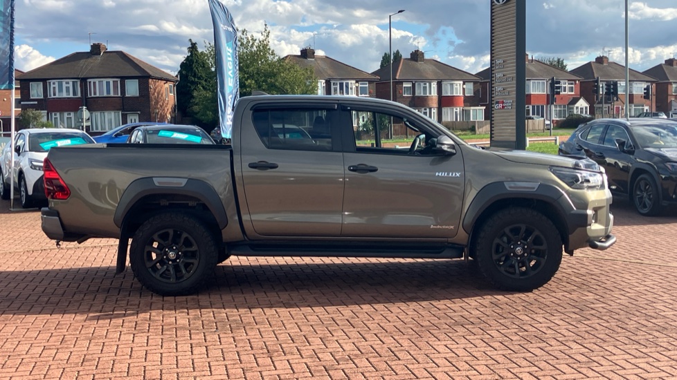 Toyota Hilux Diesel Invincible X D/Cab Pick Up 2.8 D 48V Auto - Image 23