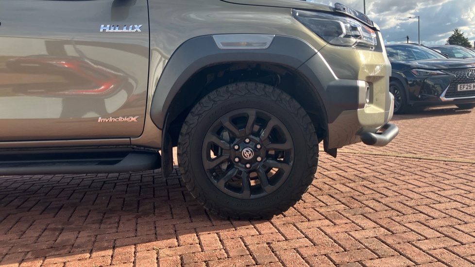 Toyota Hilux Diesel Invincible X D/Cab Pick Up 2.8 D 48V Auto - Image 25