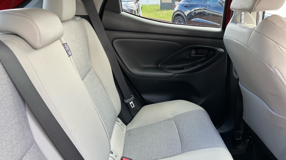 Toyota Yaris 1.5 Hybrid Excel 5dr CVT Hybrid Hatchback - Image 8