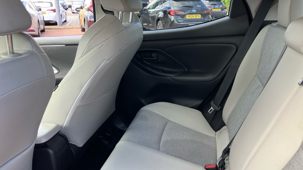 Toyota Yaris 1.5 Hybrid Excel 5dr CVT Hybrid Hatchback - Image 15