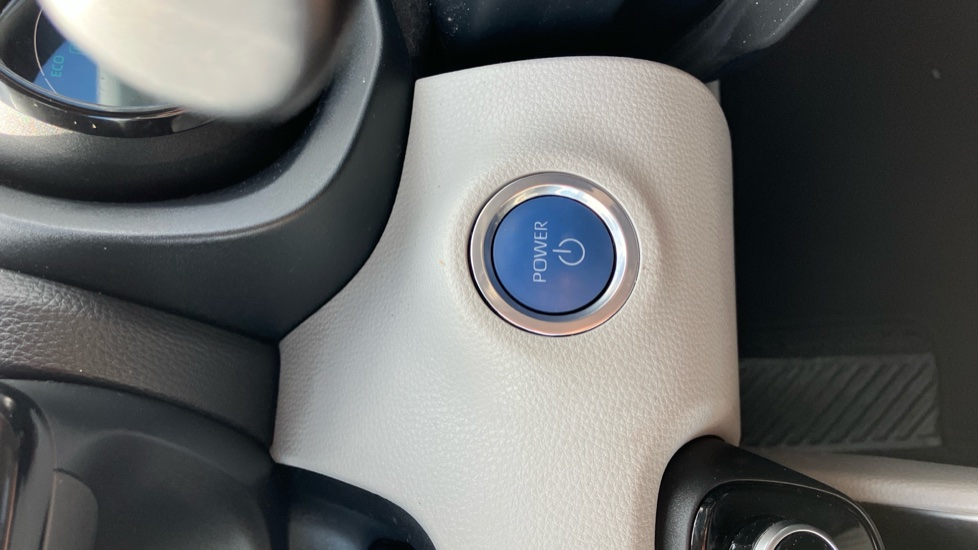 Toyota Yaris 1.5 Hybrid Excel 5dr CVT Hybrid Hatchback - Image 16